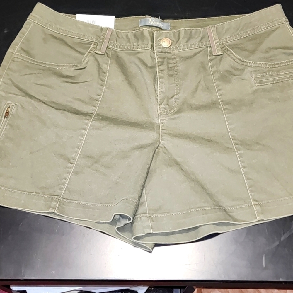 Natural Reflections shorts Sz 16